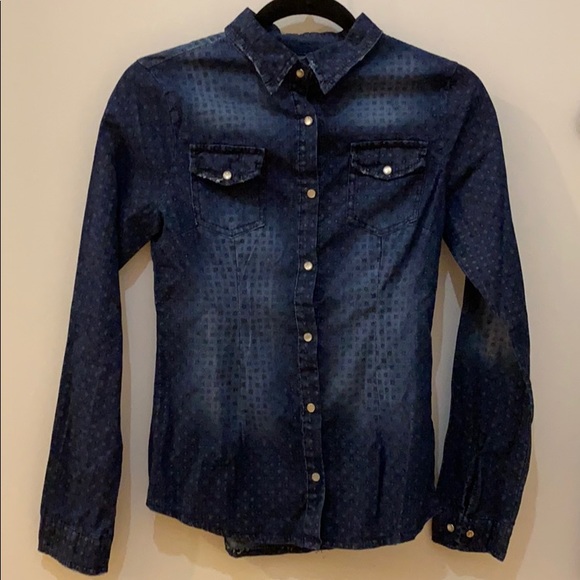 Tops - Burnout Chambray Snap Button Top Sz S